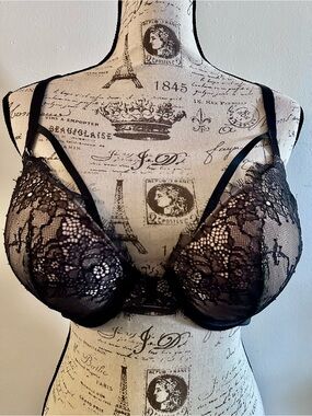🔥 Victoria’s Secret 38DD Lace Push-Up Bra – A Little Lace, A Lot of Sass! 💃